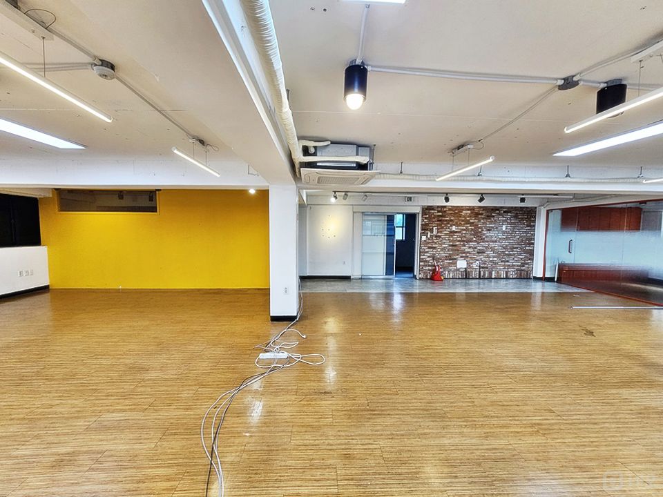 JS 상수역 도보3분!!! 컨디션 깔끔한 통임대 사무실 상가 매물의 6번째 사진