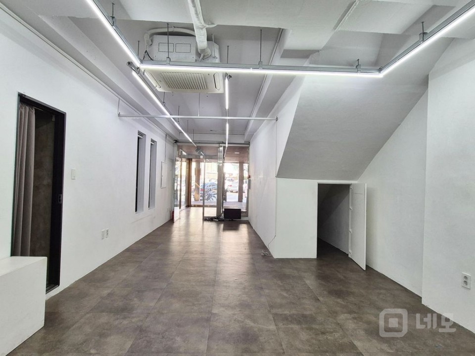 신축급 외관 편리한 1층 사무실 깔끔한 내부 공간 매물의 4번째 사진