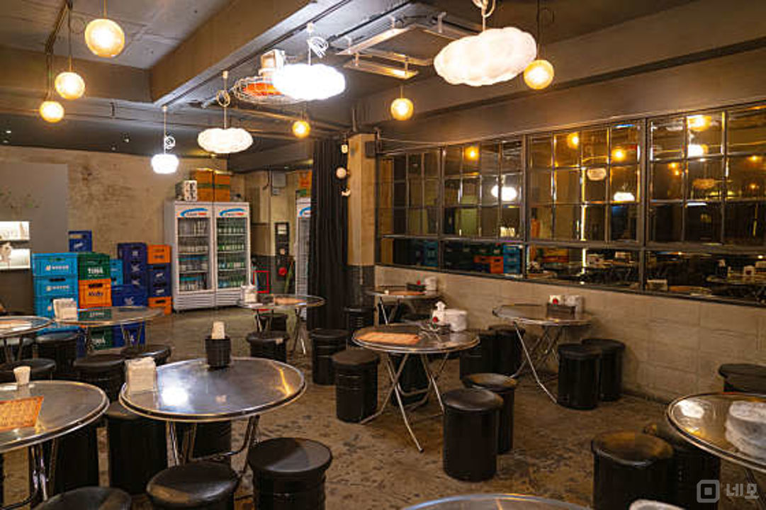 동선동 번화가에 위치한 정육 식당 매물의 8번째 사진