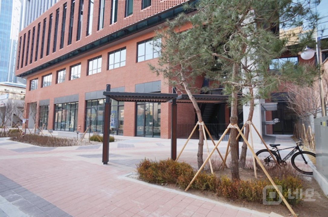 뚝섬역 도보7분거리 대로변 지식산업센터 매물의 8번째 사진