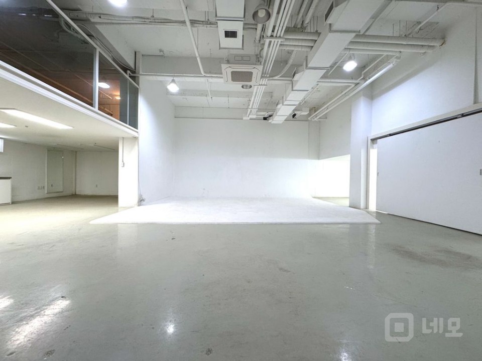 청담사거리 인근에 위치한 무권리! 층고높은 지하매물! 호리존 매물의 3번째 사진