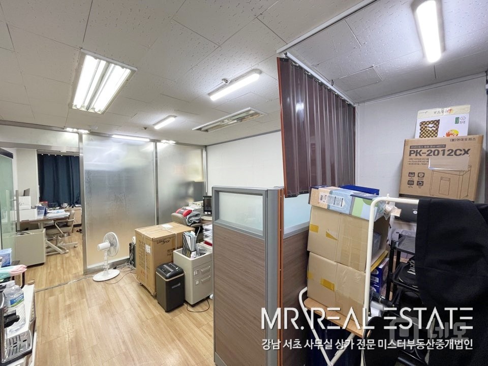 역삼역 바로 앞 깔끔한 사무실 사진 있음 매물의 2번째 사진