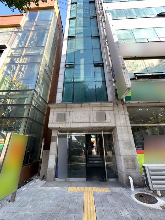 예술회관역 역세권, 대로변에 위치한 접근성 좋은 사무실 매물의 5번째 사진