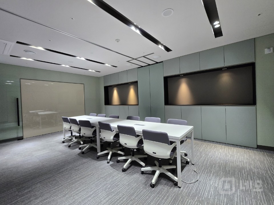 ⭐ 초역세권 사무실. 룸 2개 풀인테리어 . 코너호실 ⭐ 매물의 9번째 사진