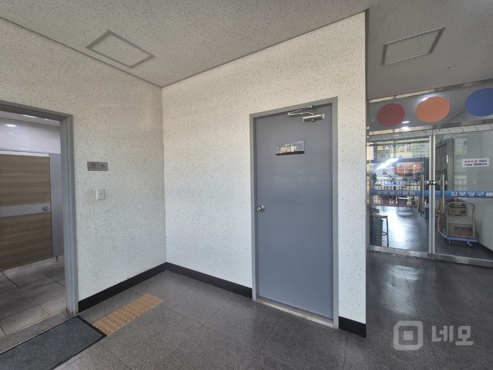 동부시장 시설 깔끔 2층 사무실 상가 엘베0 주차0 매물의 8번째 사진