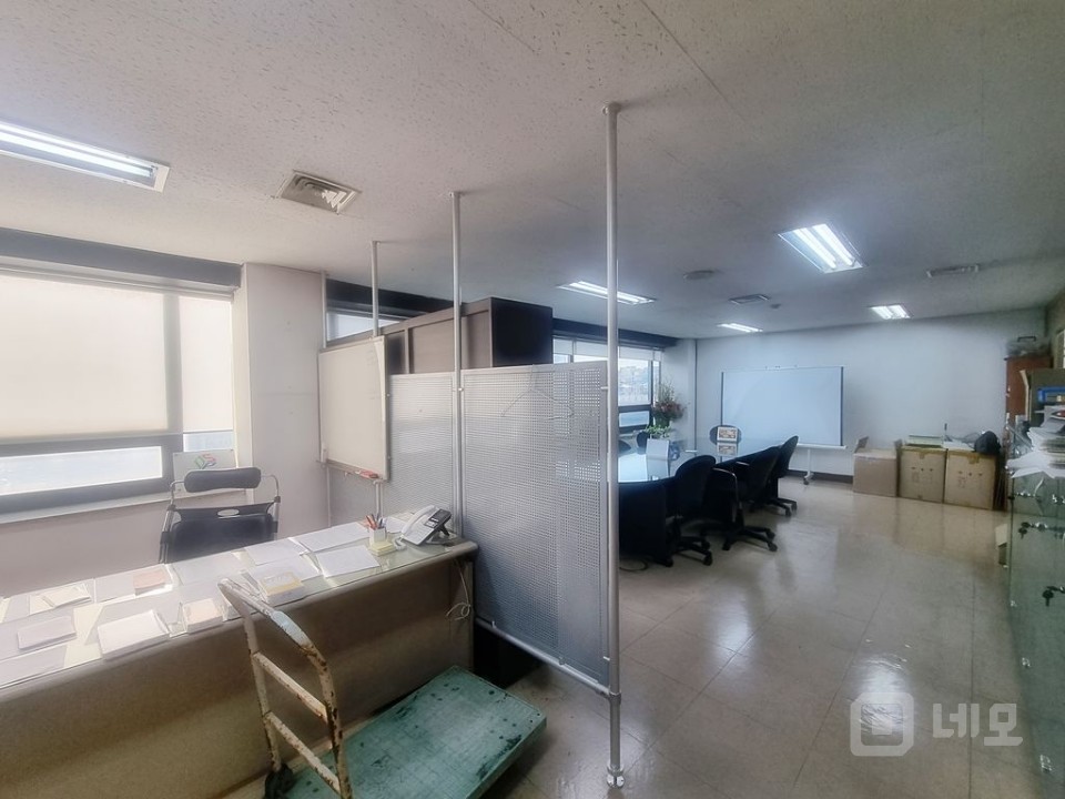  홍대 성산동사거리 대로변 가시성.가성비 아주좋은 독립단층 대형사무실!! 매물의 1번째 사진