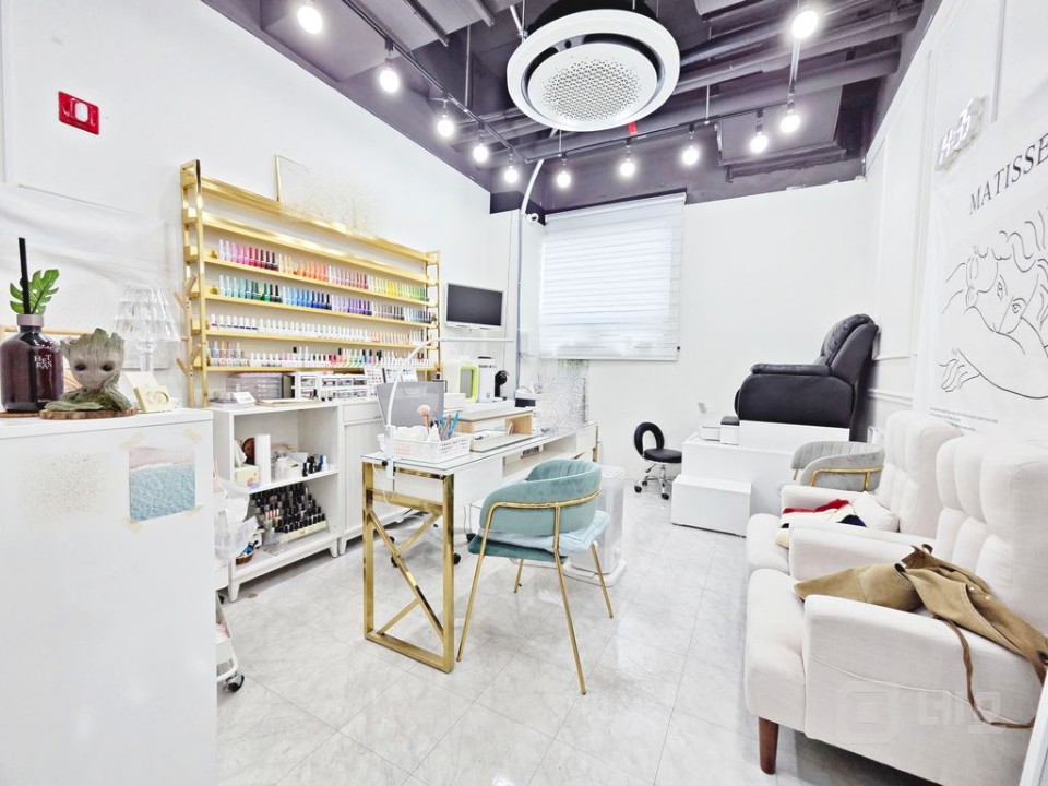 미라클 무권리 월세인 전용5 뷰티샵 인테리어 시스템에어컨 완비 매물의 4번째 사진