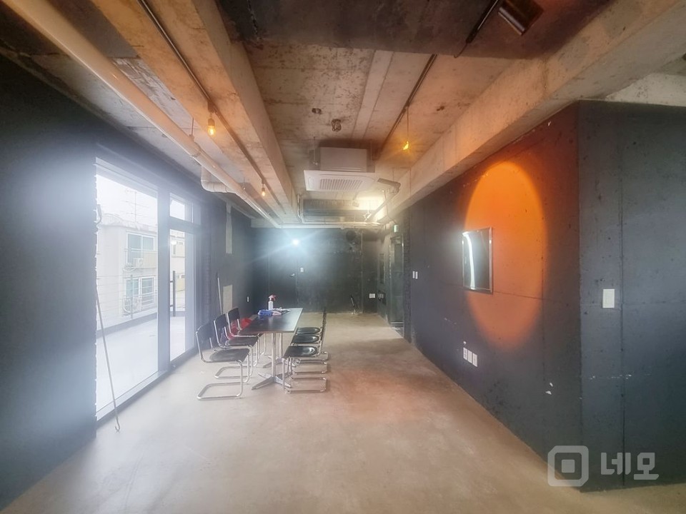 홍대 유동많은 망리단길 퀄리티좋은 테라스 상가사무실!! 매물의 1번째 사진