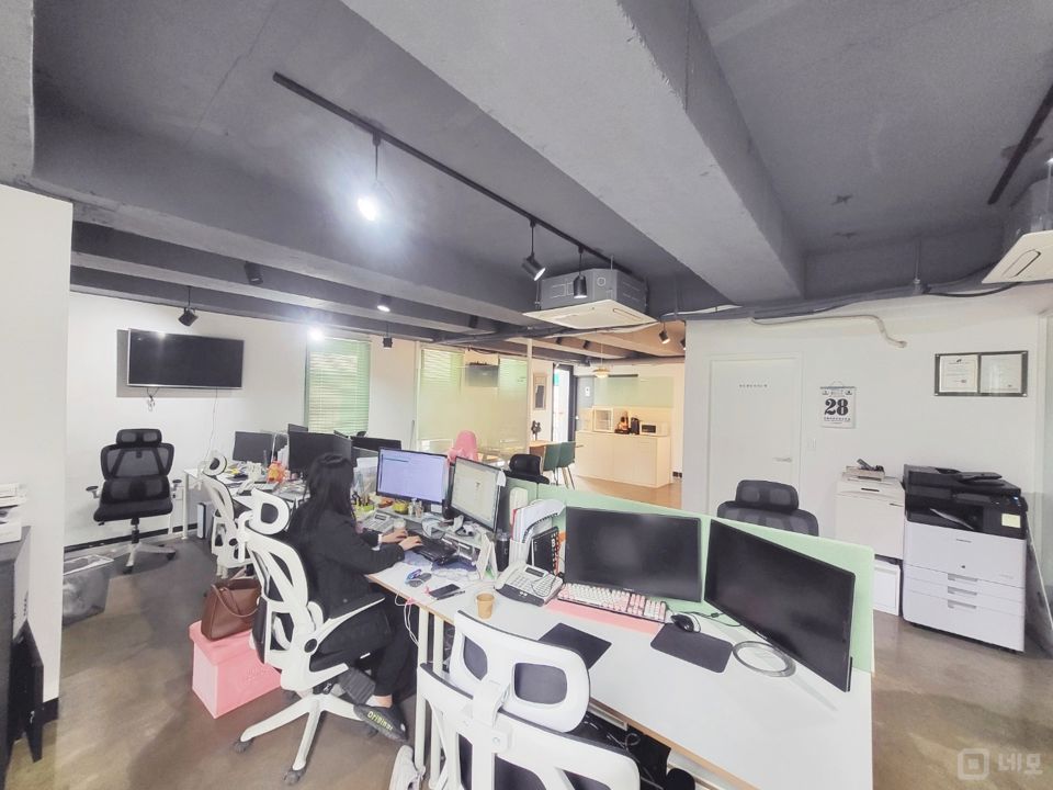 강남구청역 가까운 특급 인테리어 디자인 사무공간 테라스는 덤 매물의 6번째 사진