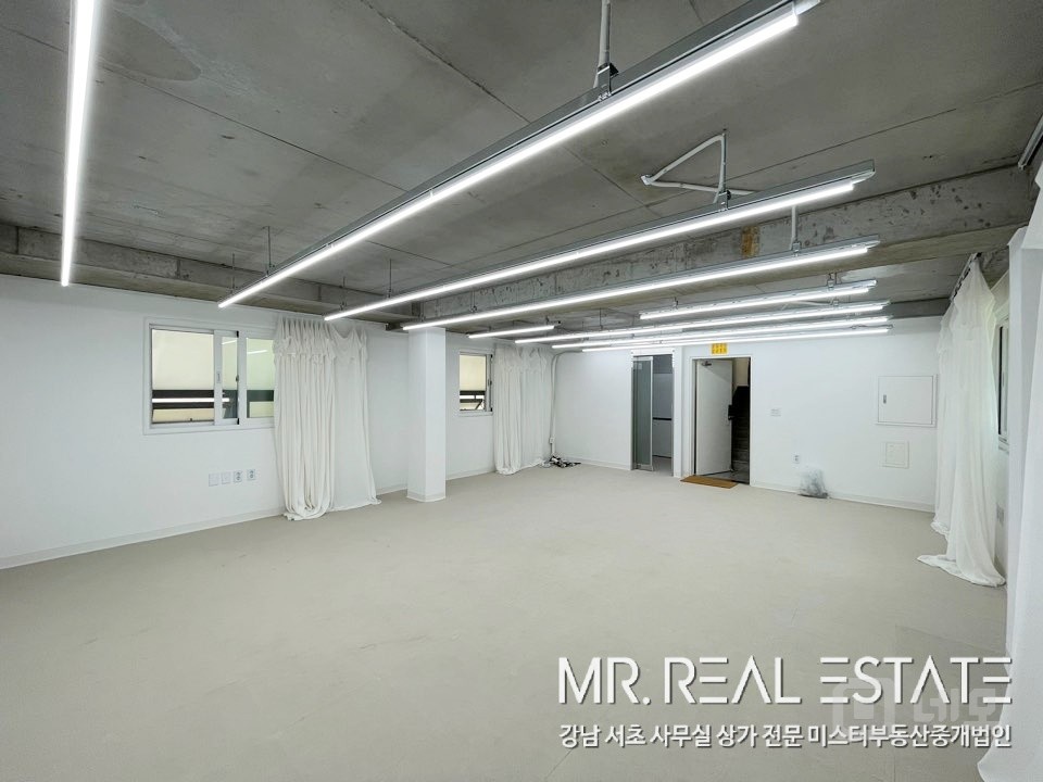 가로수길.화이트톤깔끔한인테리어.압구정인근 매물의 4번째 사진