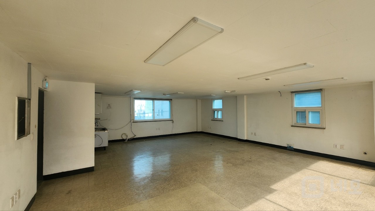 엘베o 주차o 반듯하고 채광 좋은 사무실 매물의 2번째 사진