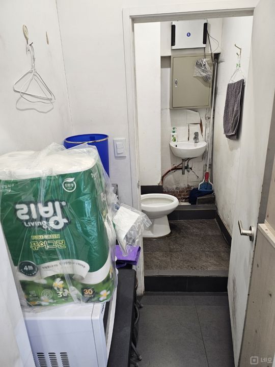접근성 좋은 대로변, 이촌동 1층 상가 매물의 9번째 사진