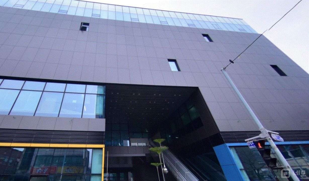 무권리, 시설집기포함 인테리어 완비된 북성동1가 프랜차이즈 젤리가게 매물의 6번째 사진