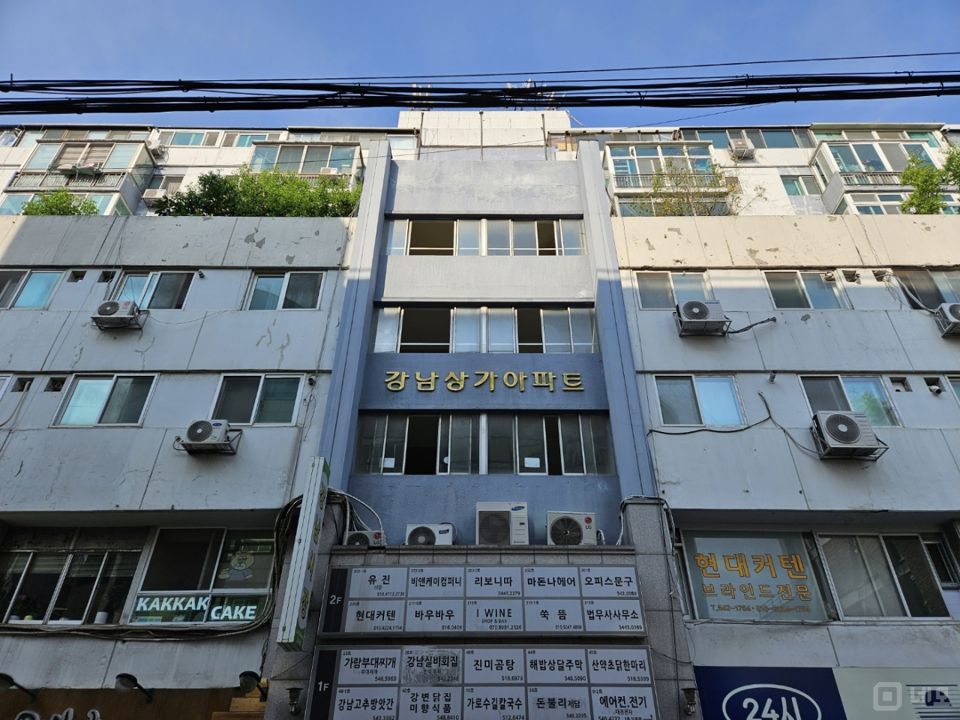 시설 집기 포함 인테리어 완비된 신사동 게임 파티룸 매물의 7번째 사진