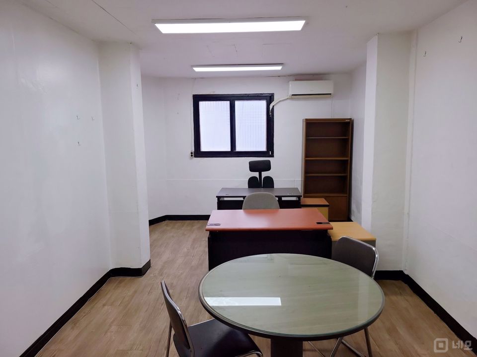 영등포동 복합상권에 위치한 공실 매물의 1번째 사진