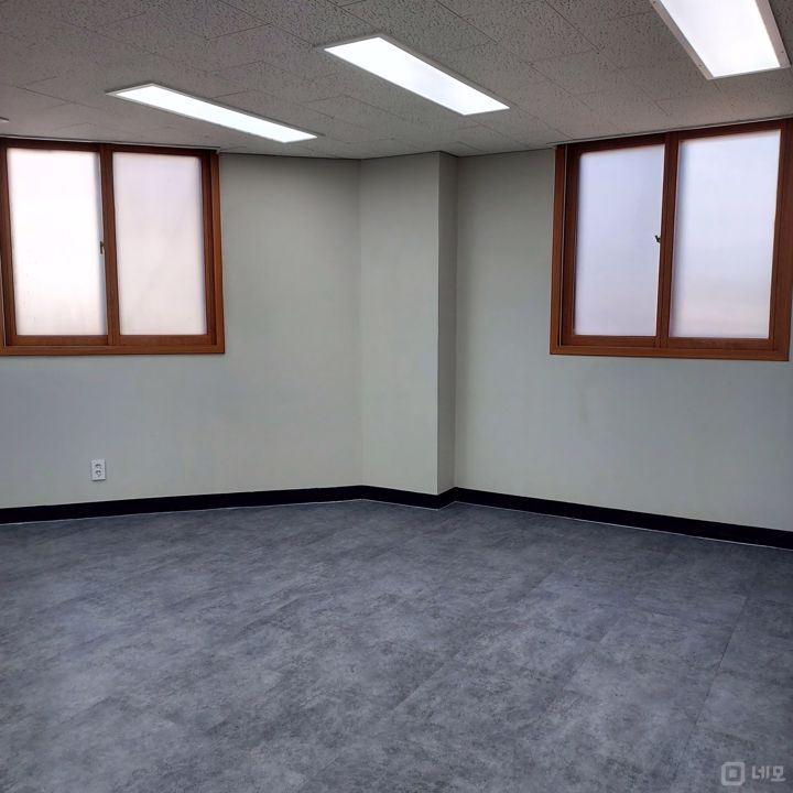 넓은 면적, 저렴한 임대료, 수리필 깔끔한 사무실 매물의 1번째 사진