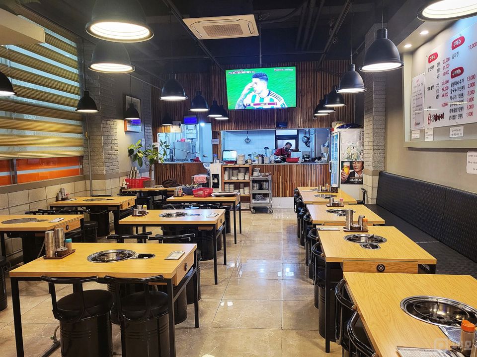 성수동 성수역 역세권, 깔끔한 인테리어, 단골 많은 한식집 매물의 1번째 사진