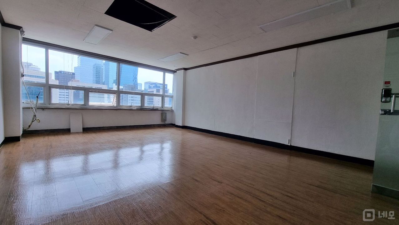 을지로입구역 5분거리 깔끔한 사무실입니다 매물의 1번째 사진