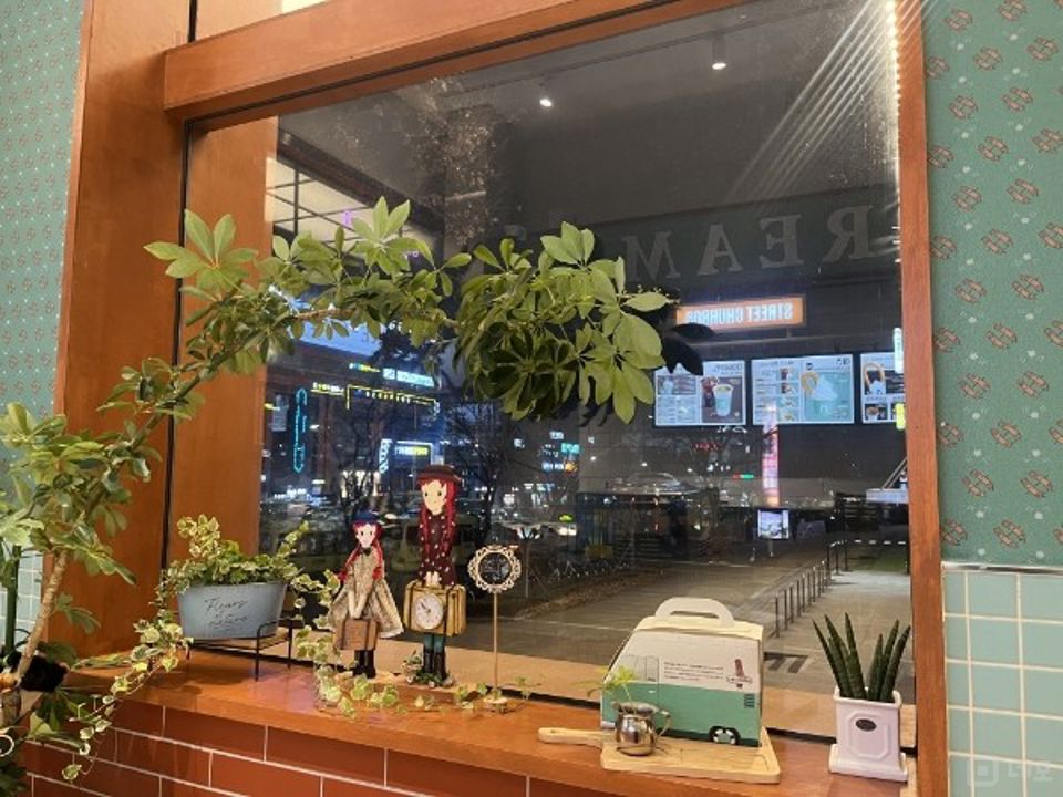 입지최고, 유동인구 많은 영통동 프랜차이즈카페 양도양수 매물의 4번째 사진