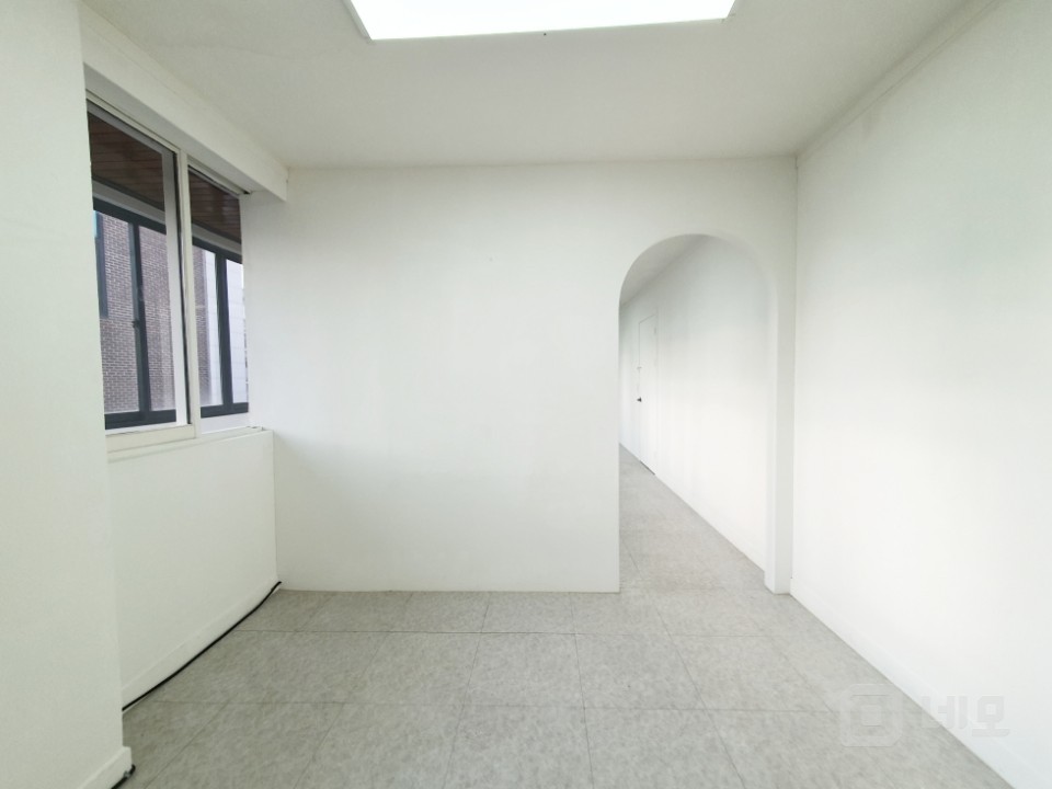GATE 무권리 망원역 도보 5분 엘베있는 가성비 뛰어난 사무실 매물의 7번째 사진