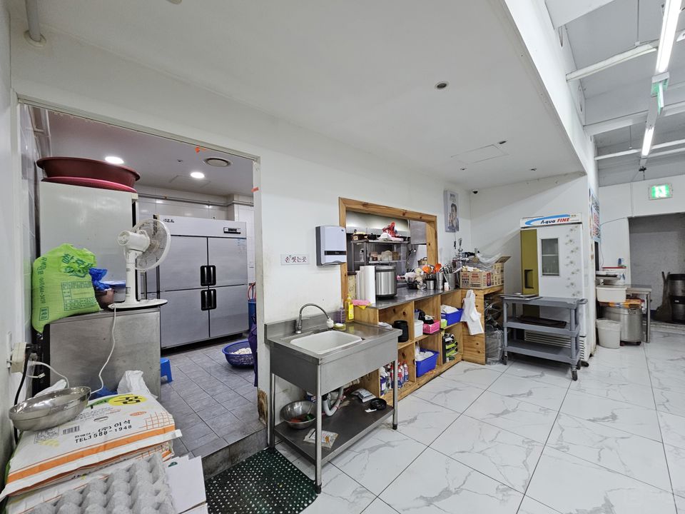 역삼동 오피스상권 지하1층 음식점 매물의 7번째 사진