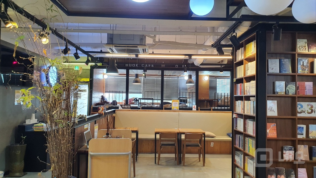 경찰서대로변 대형빌딩 코너 병의원 요양병원 학원 교회 쇼핑몰등 추천 전망 매물의 8번째 사진