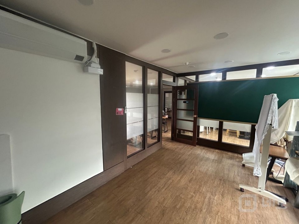 초역세권과 테라스가 있는 깔끔한 건물 6층 매물의 5번째 사진