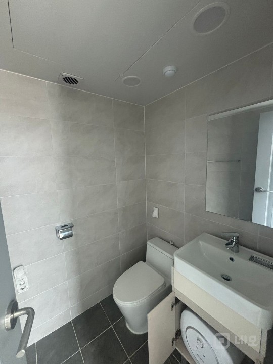 무권리 이대앞 신축 첫입주 이면 통창 개방감 좋은 상가 사무실 매물의 12번째 사진