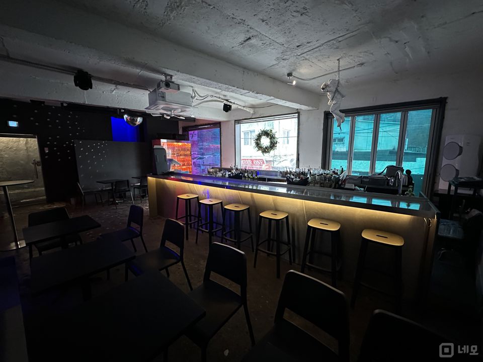 이태원역 역세권, 인테리어 완비된 이태원동 BAR 매물의 2번째 사진
