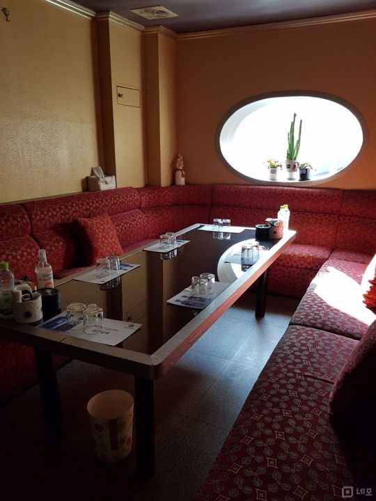 여의도역, 유동인구 많은 곳에 위치한 단란주점 임대 매물의 2번째 사진