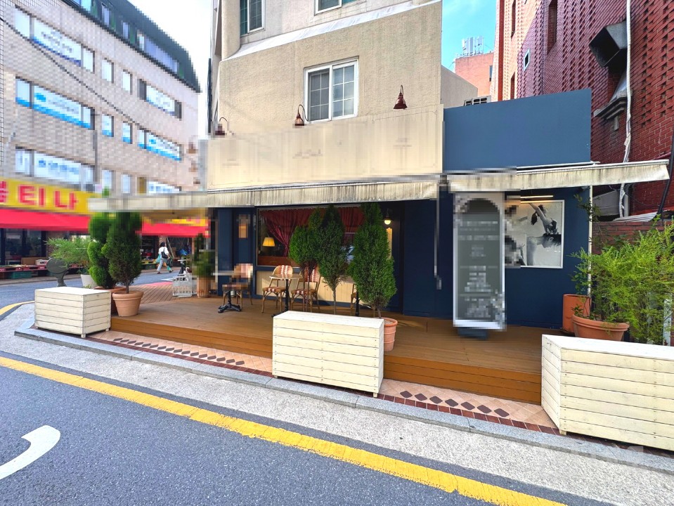 대치은마아파트 사거리 인근에 위치한 1층,지하1층 연층 사용 카페! 매물의 13번째 사진