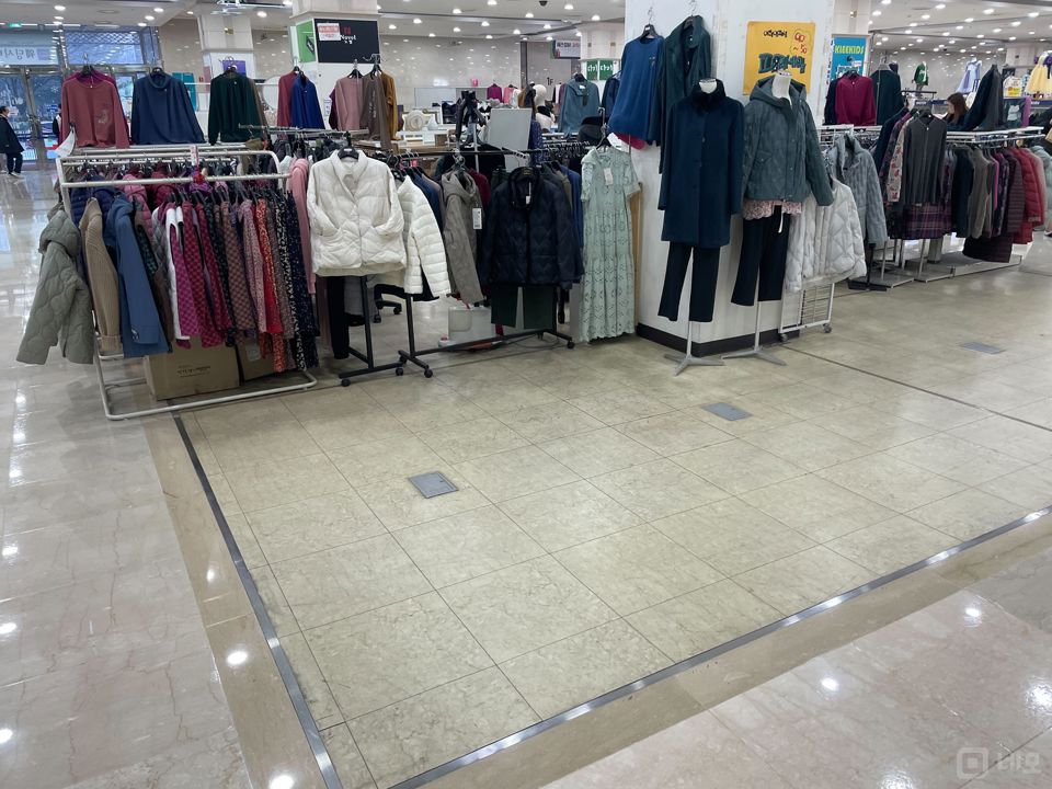 신도림역 역세권, 구로동 신도림테크노마트 내 1층 상가 매물의 1번째 사진