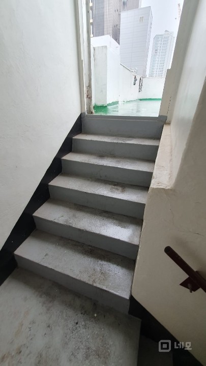 1,4호선 5분내 역세권 가장 저렴한 옥탑방과 지하실(창고) 매물의 3번째 사진