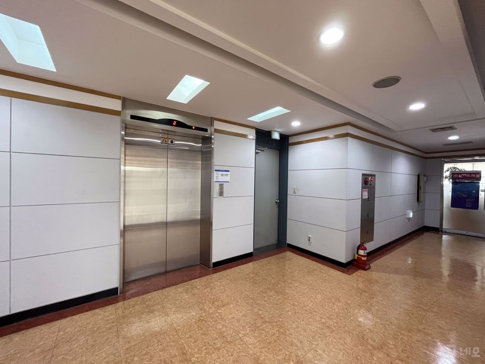 장안동 장한평역 바로 앞 가시성 아주 좋은 대로변 사무실 매물의 11번째 사진