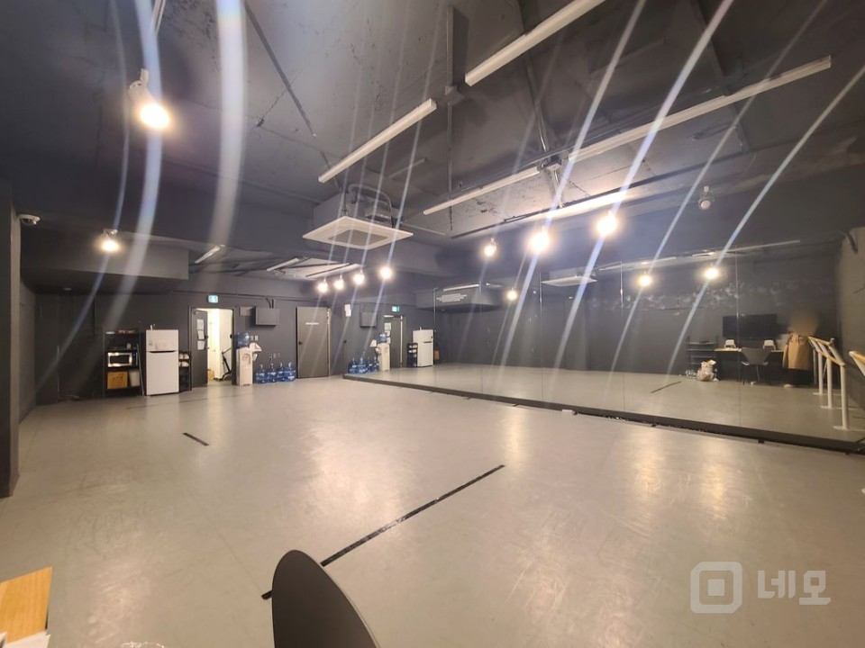 주차2대 가능한 귀한 매물, 깔끔한 연습실 인테리어, 무권리 매물의 3번째 사진