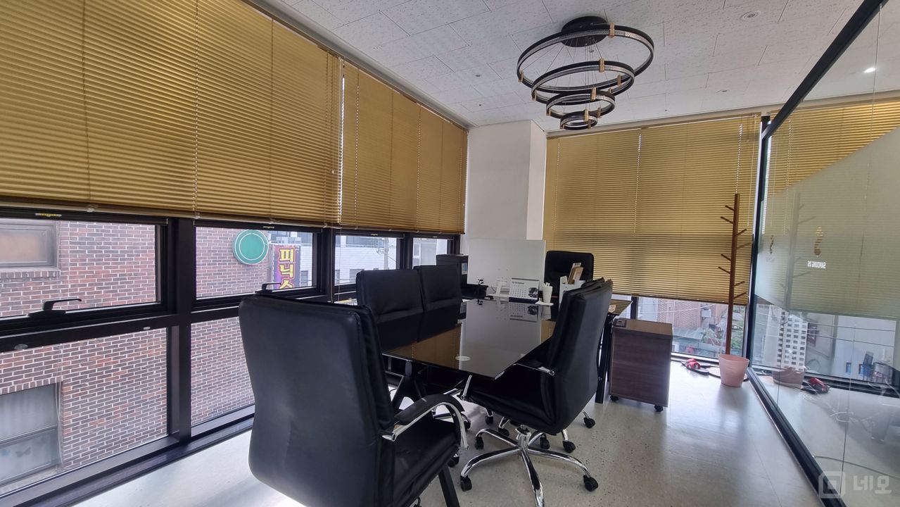 양재역 역세권에 위치한 채광 우수한 사무실 매물의 4번째 사진