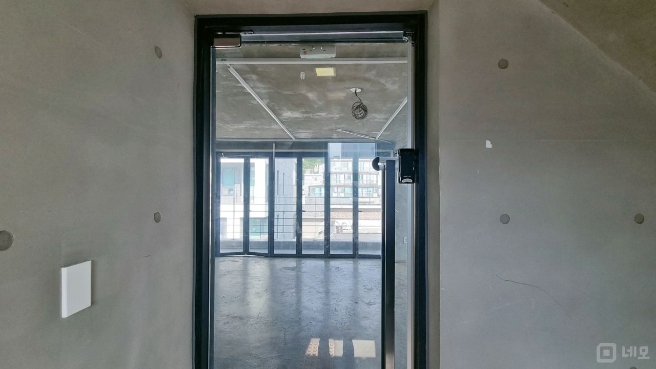 채광 우수한 남서향 5층 사무실 매물의 10번째 사진