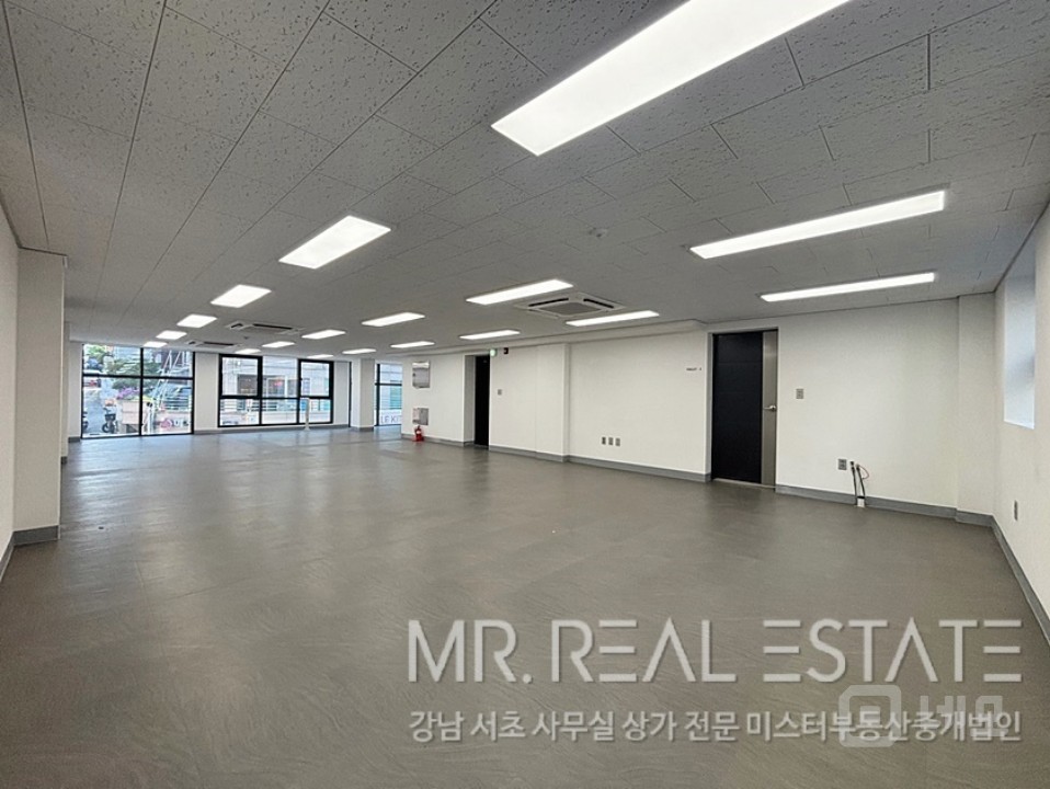 신논현인근 역세권 화이트톤S급인테리어.무료1대 매물의 3번째 사진