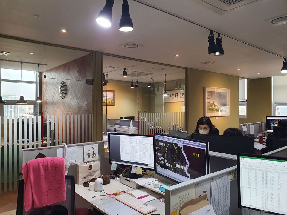 역세권 / 지식산업센터 / 실34평 / 유리룸 2칸 / A급인테리어 매물의 7번째 사진