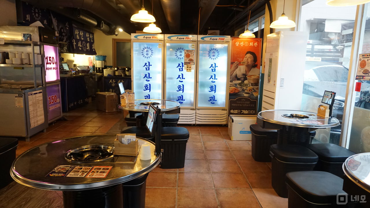 창천동 신촌역 역세권, 연세대 대학가 위치해 학생 고객 많은 한식집 매물의 3번째 사진