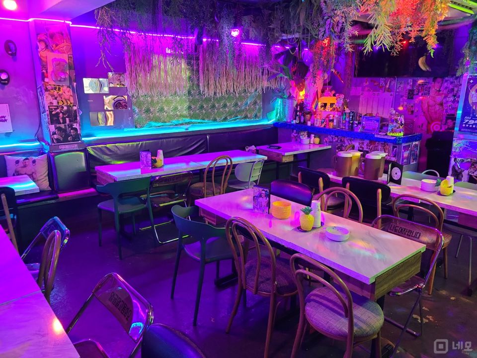 낙원동 복합상권에 위치한 호프집 매물의 2번째 사진