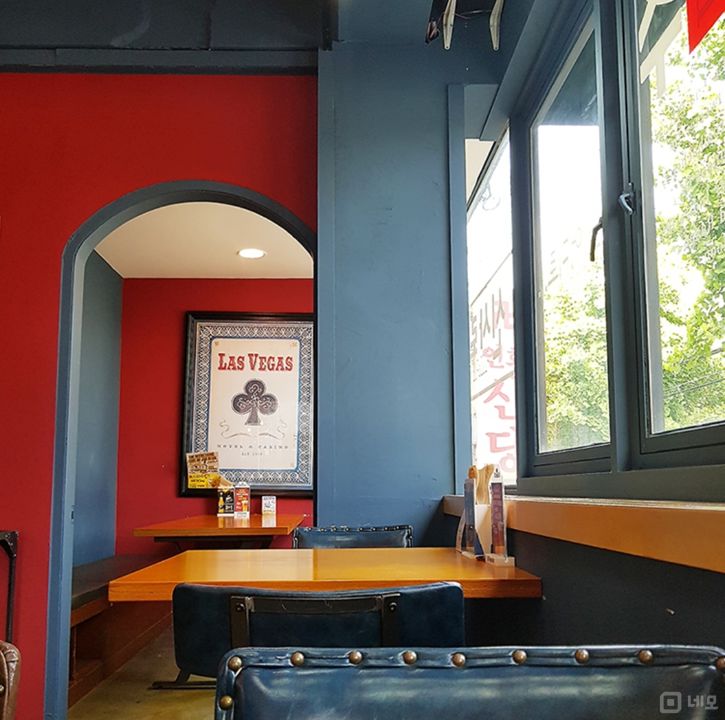 접근성 좋은 대로변, 신사동 2층 술집 매물의 4번째 사진