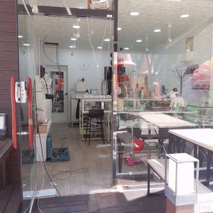 깔끔한 시설, 주거지역에 위치한 우동 1층 상가 매물의 3번째 사진