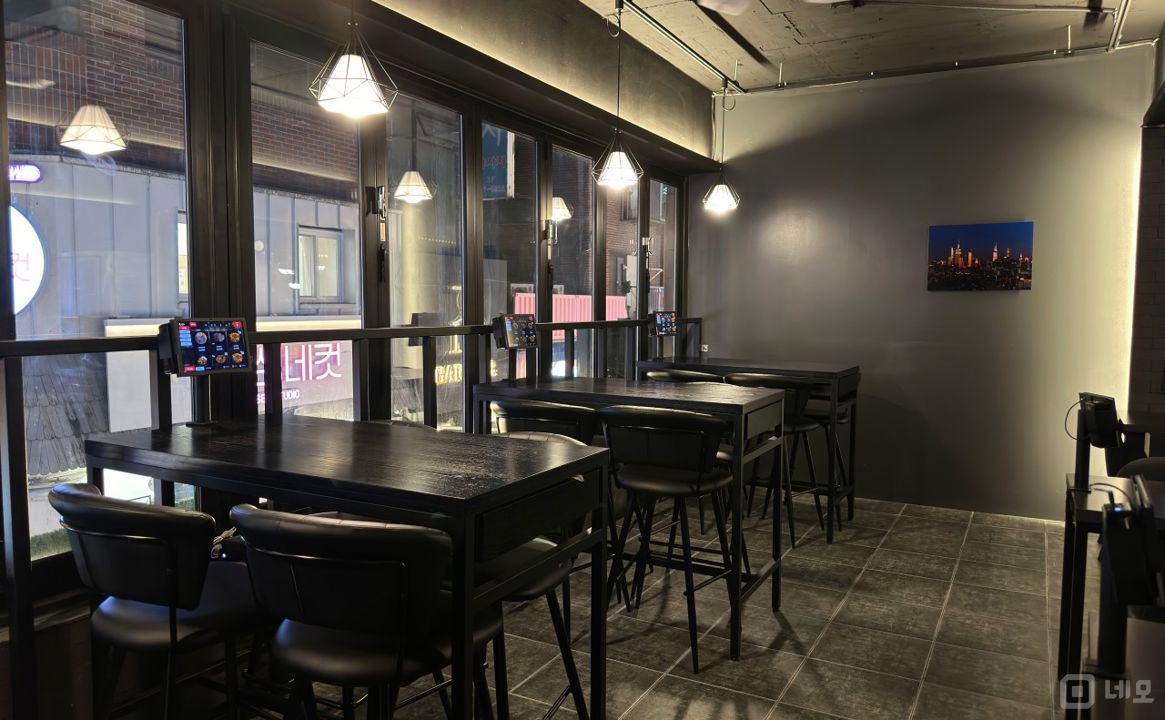 화양동 건대입구역 역세권, 깔끔한 인테리어, 시설 완비된 실내포차 매물의 4번째 사진