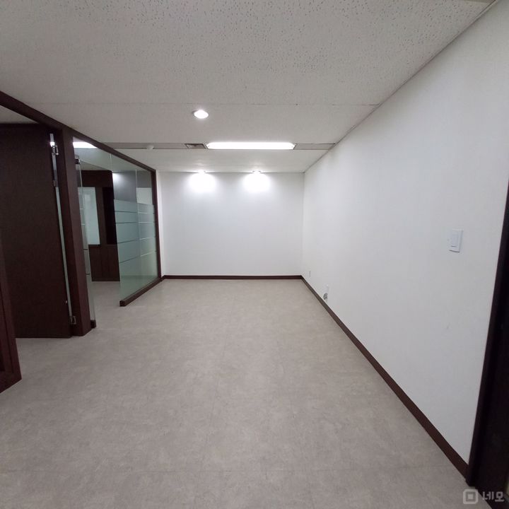 논현동 활용성 좋고 건물 관리 잘 되는 4층 사무실 매물의 4번째 사진