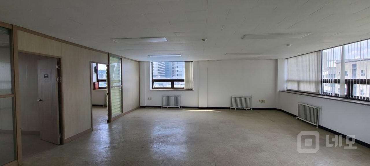 대로변 전용35평 사무실 임대 매물의 2번째 사진