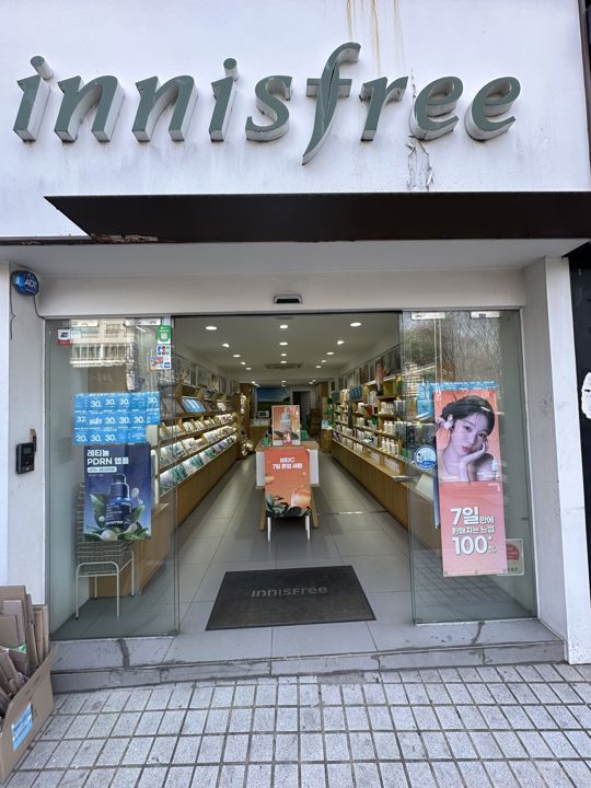 탁 트인 인테리어와 최적의 입지의 건대 대로변 1층 상가 임대 매물의 5번째 사진