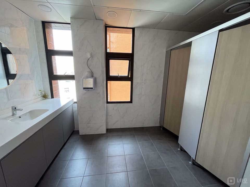 장안동 장한평역 바로 앞 가시성 아주 좋은 대로변 사무실 매물의 10번째 사진