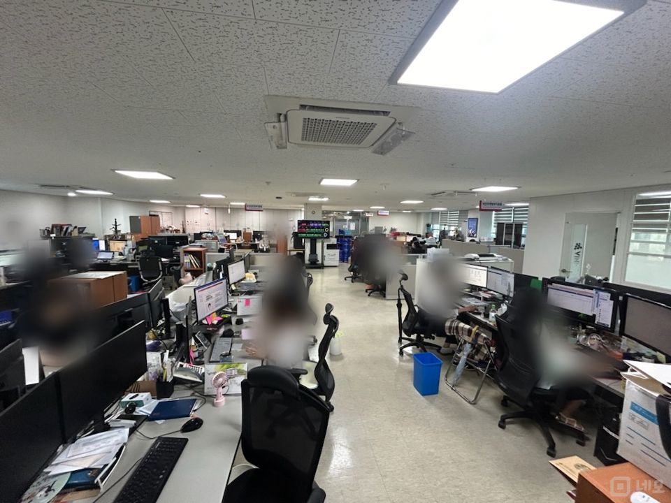 동대문구 신설동, 지하철역 바로 앞 초역세권 100평 대형 사무실 매물의 4번째 사진