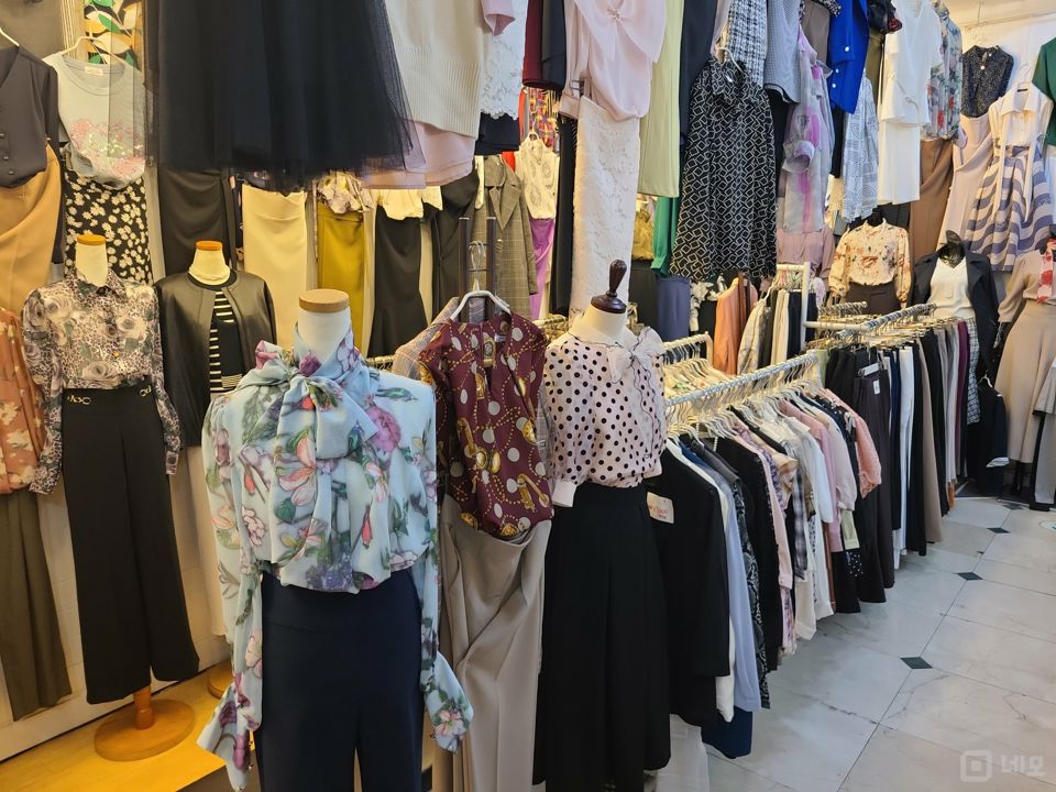 을지로 쇼핑센터 내에 위치한 의류판매점 매물의 5번째 사진